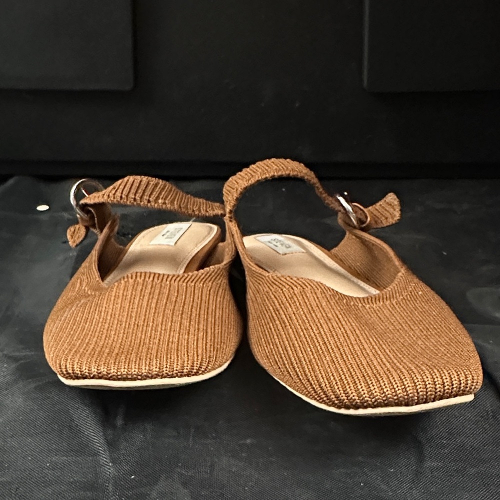 Steven By Steve Madden Brown Flats with‎ Strap - Picture 3 of 9